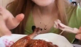 吃了个炸鸡的爆料视频,揭秘网红炸鸡店背后的美味秘密